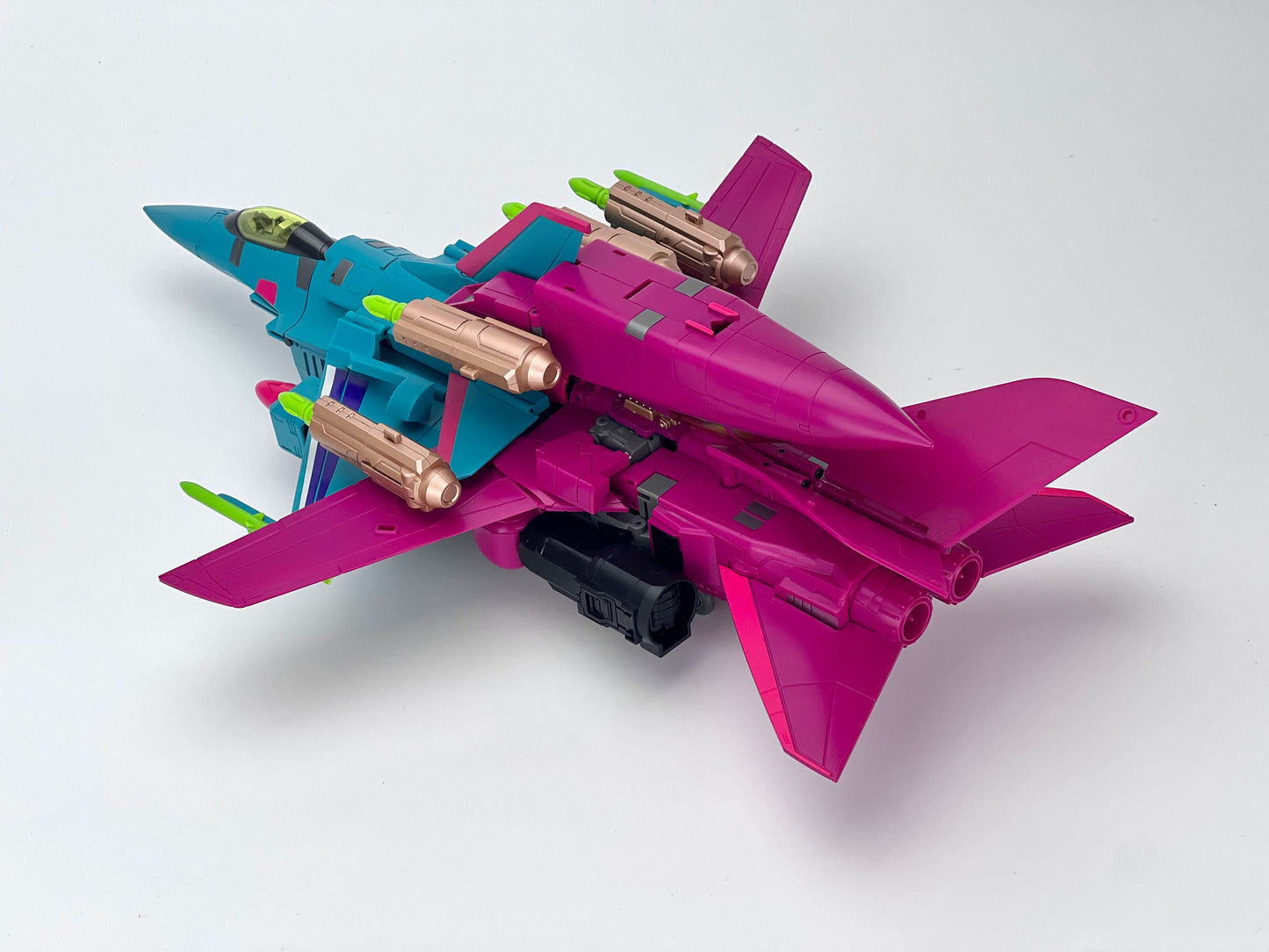 MB-24B WINGMAN
(TFCON Los Angeles 2024 EXCLUSIVE)