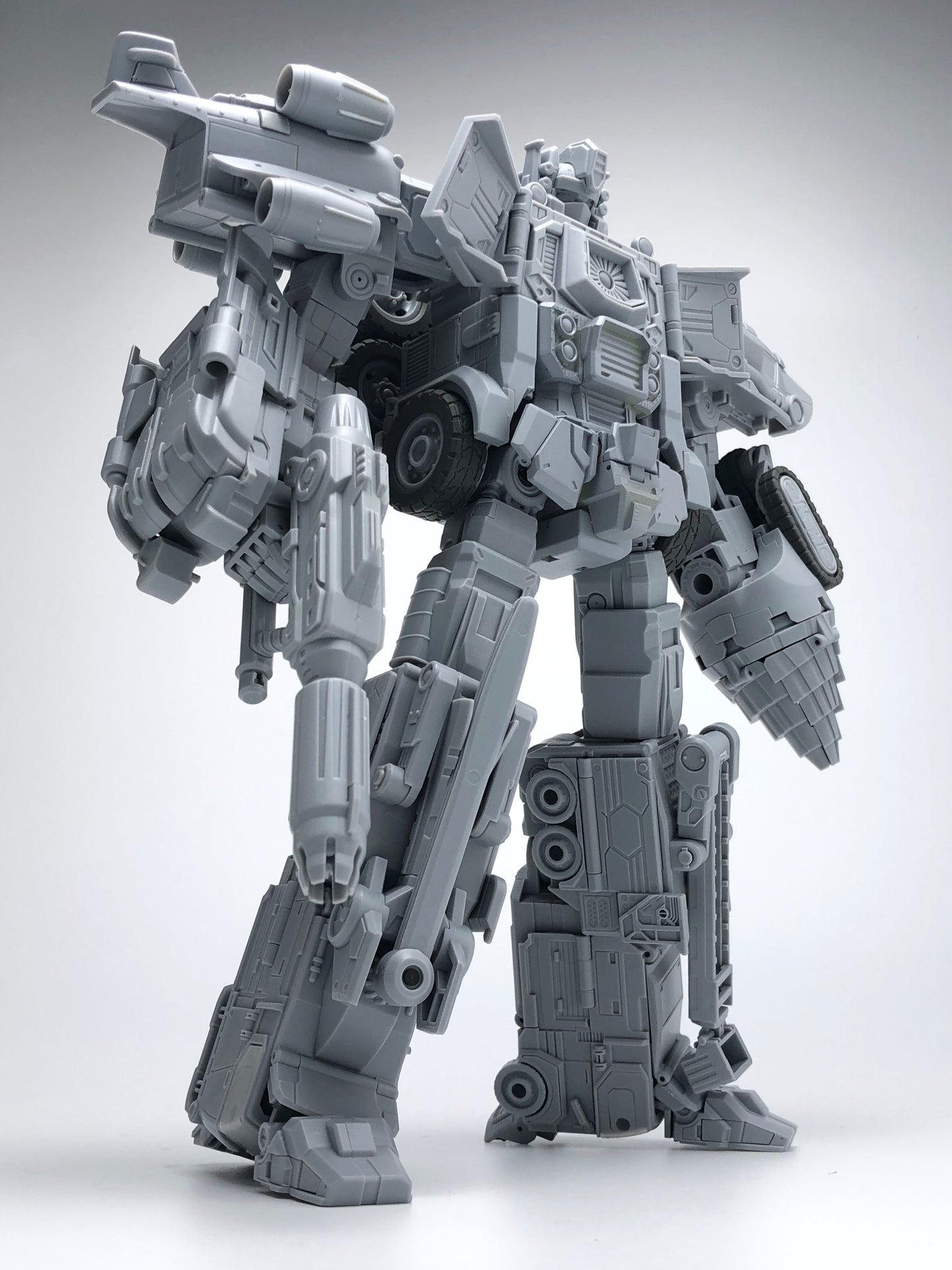 MB-18 ENERGY COMMANDER