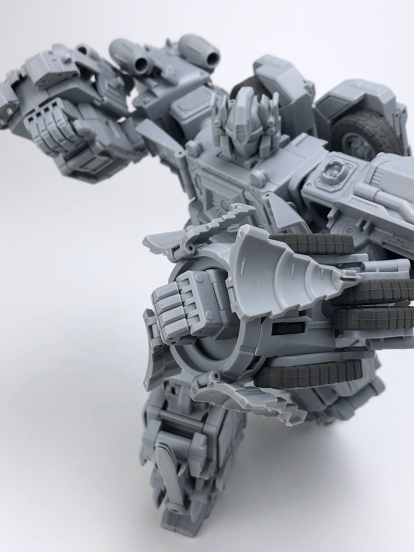 MB-18 ENERGY COMMANDER