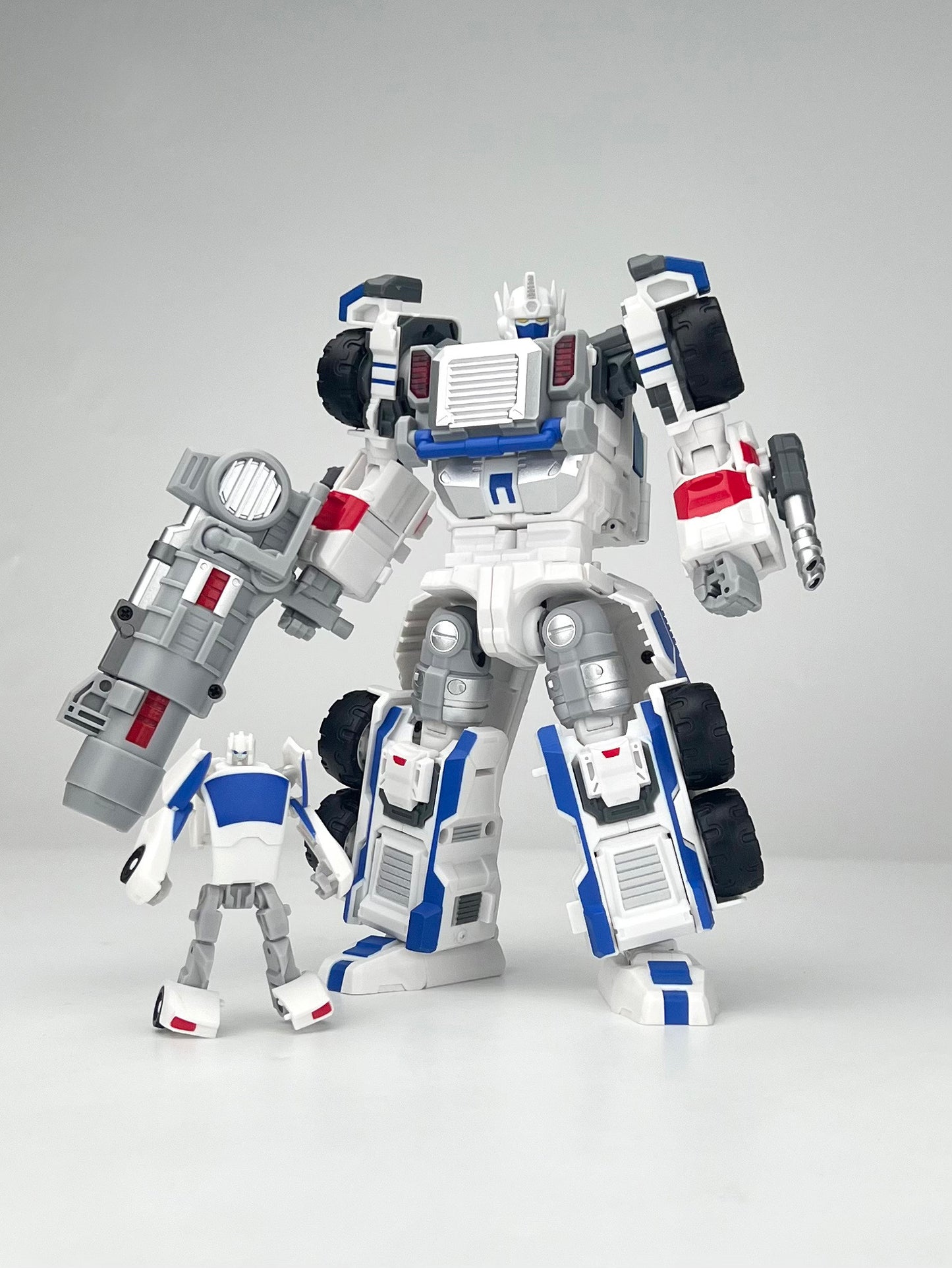 MB-15F WHITE NAVAL COMMANDER (Core robot only)